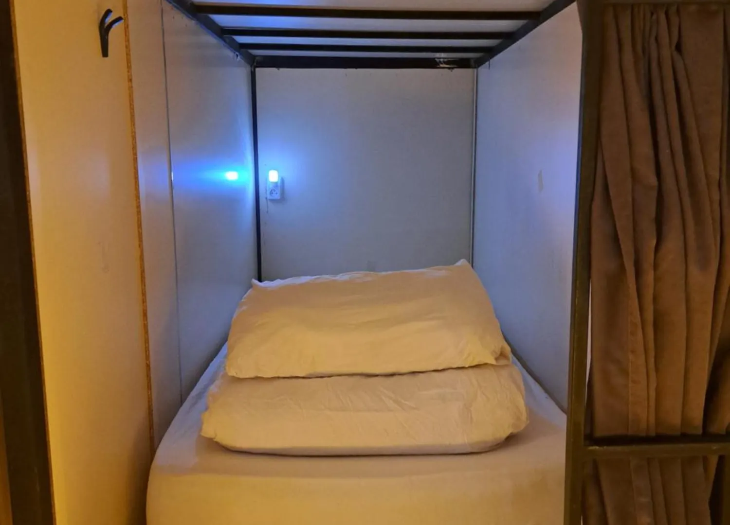 Karvi Hostel & Suites Батуми