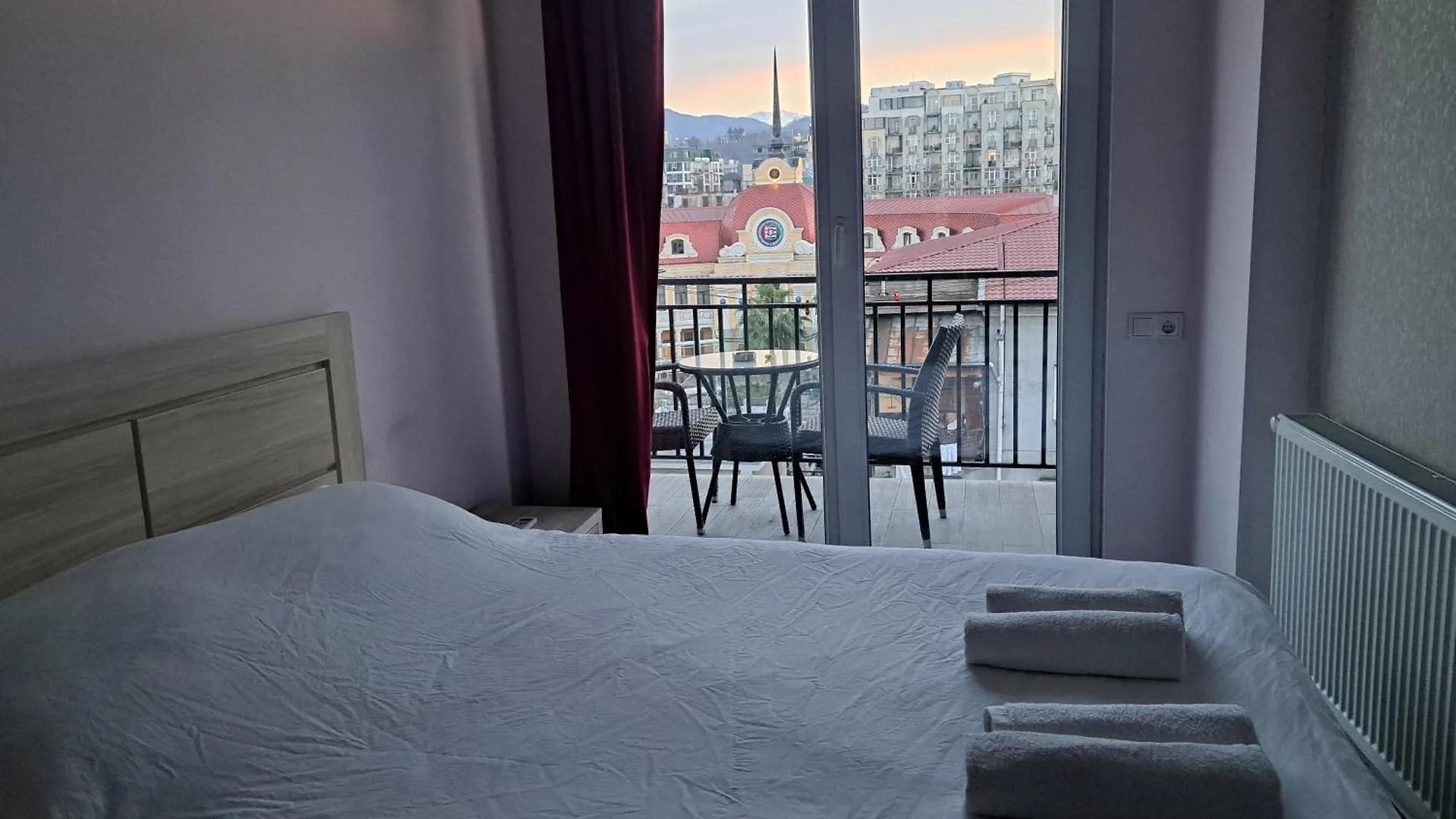 Karvi Hostel & Suites Batumi Georgien