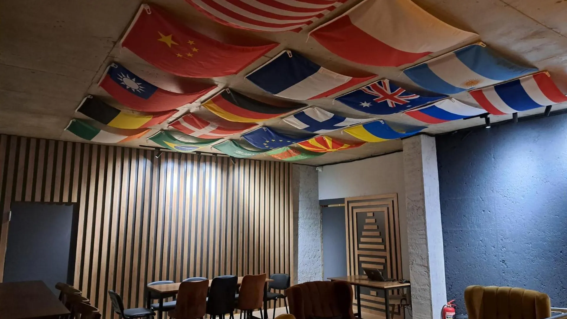 Karvi Hostel & Suites Батуми